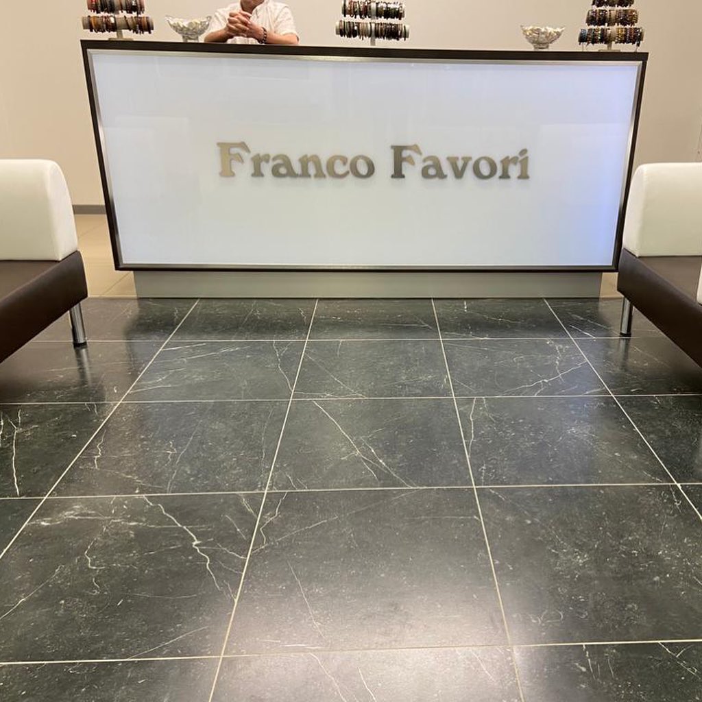 Зоны Рецепции для Бутик  Franco Favori