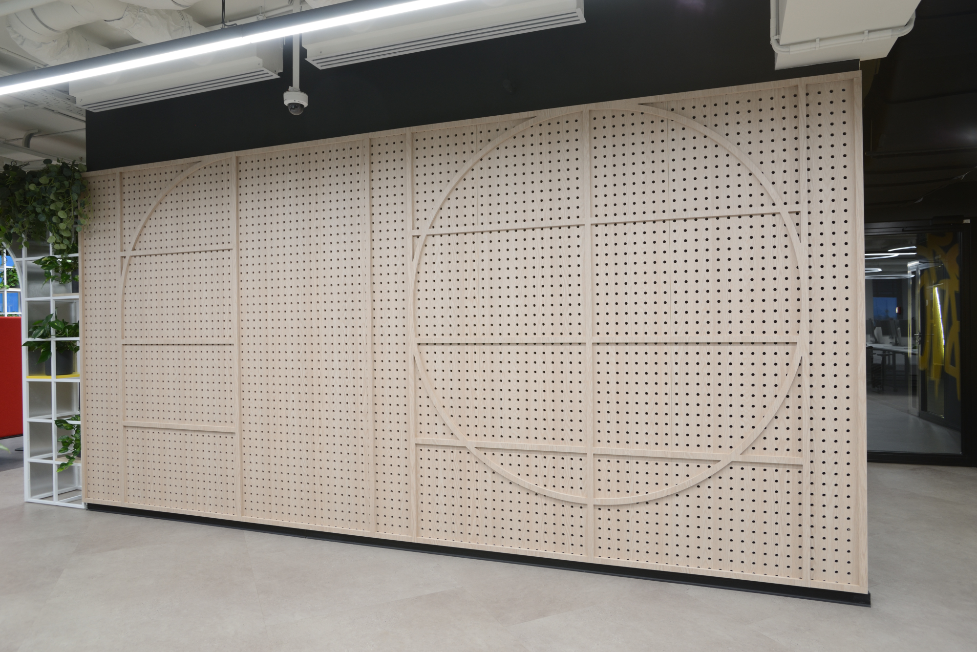 Стеновая панель. Материал - ЛМДФ с перфорацией.