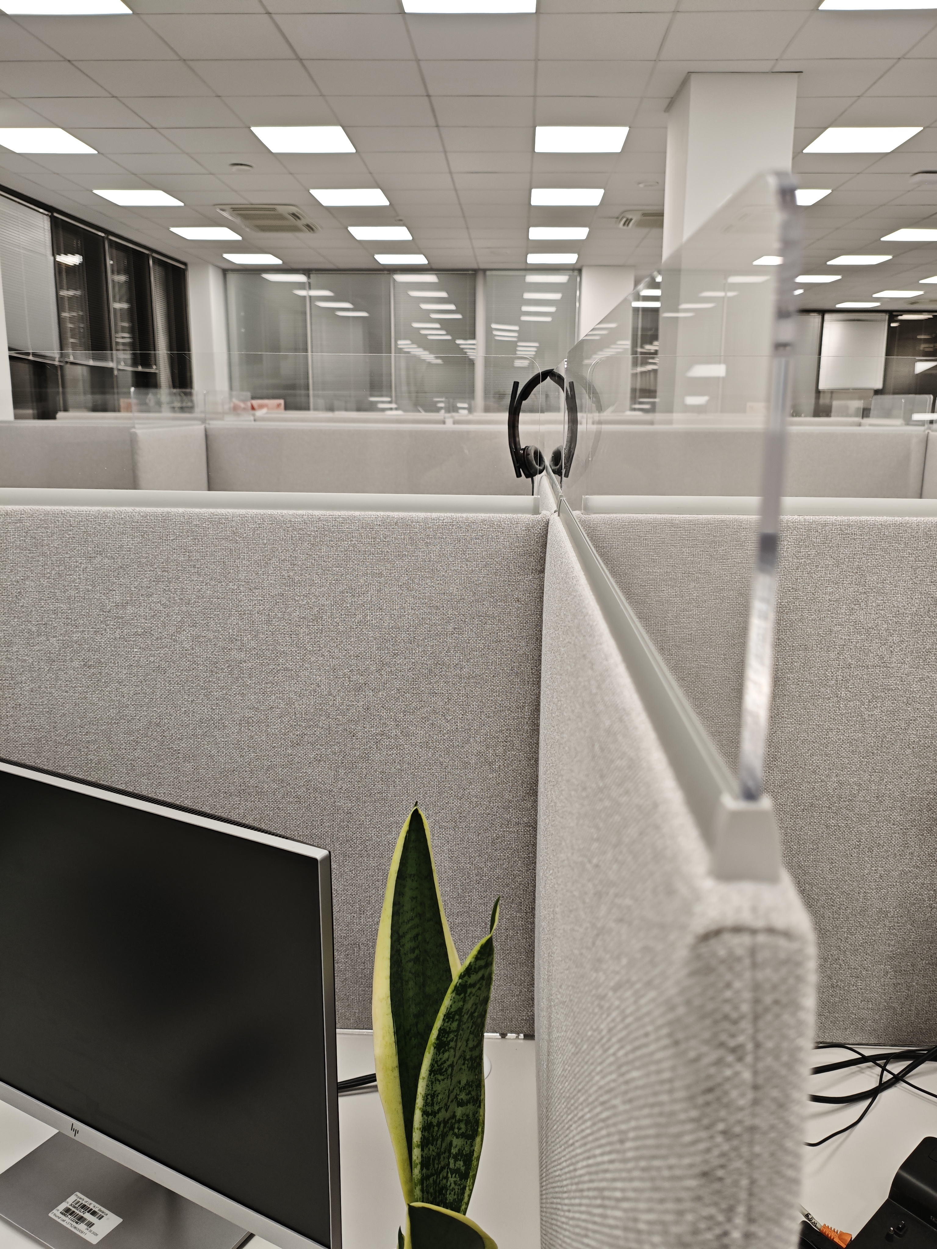 Столы для персонала для Акустические перегородки для офиса компании А1